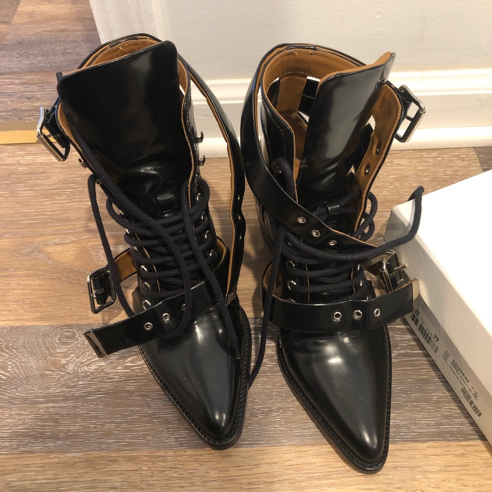 Chloé Riley ankle boots size 39 black bought at Barneys NY. The trendiest boots!